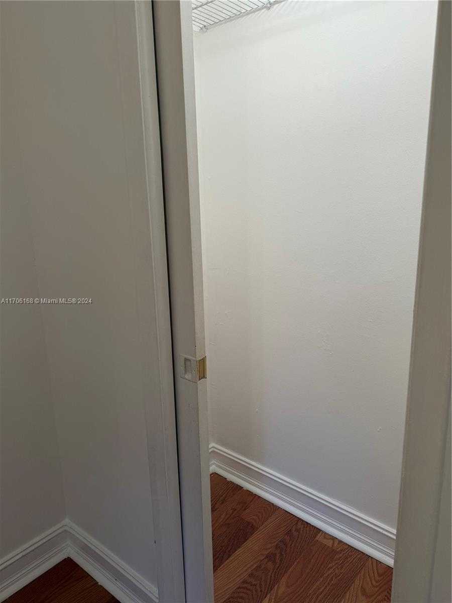 Small Image of 401 POINCIANA DR #1225, Sunny Isles Beach Number 20