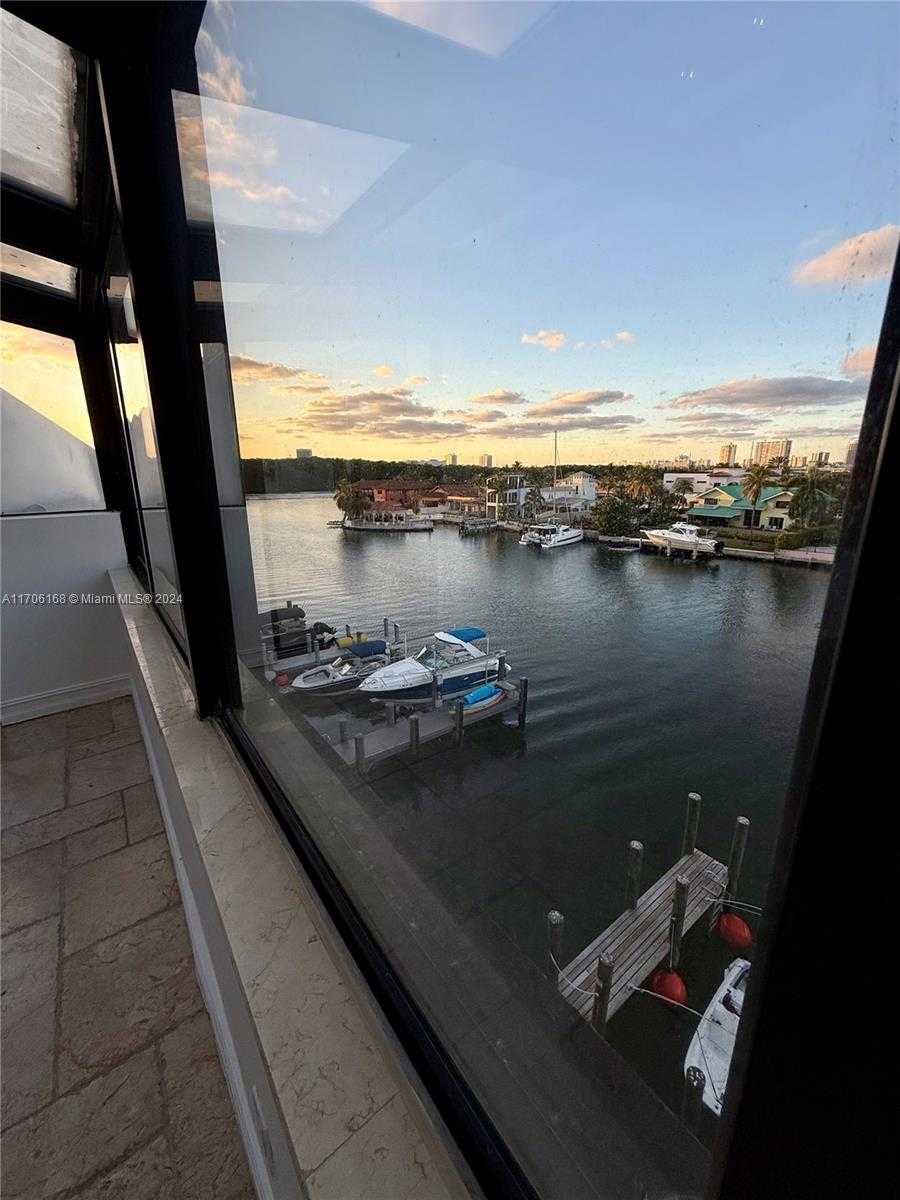 Small Image of 401 POINCIANA DR #1225, Sunny Isles Beach Number 23