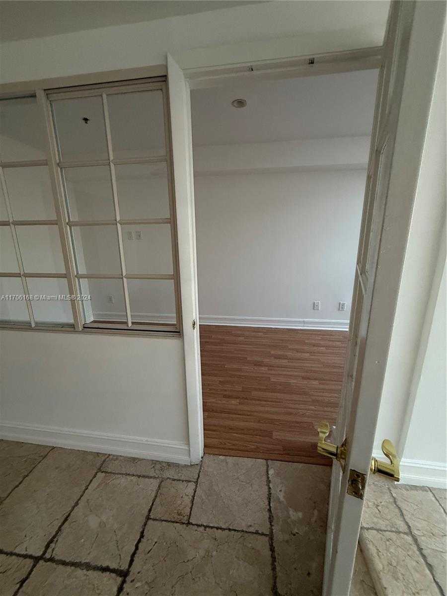 Small Image of 401 POINCIANA DR #1225, Sunny Isles Beach Number 25