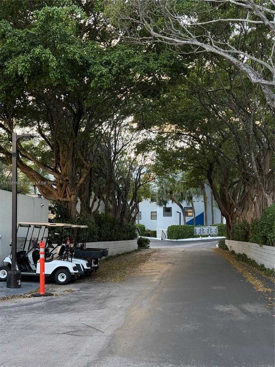 Small Image of 401 POINCIANA DR #1225, Sunny Isles Beach Number 30