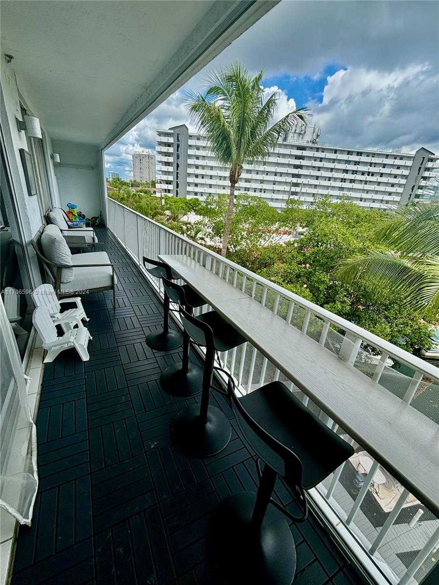 Small Image of 16531 NORTH EAST 35TH AVE #402-11, North Miami Beach Number 3
