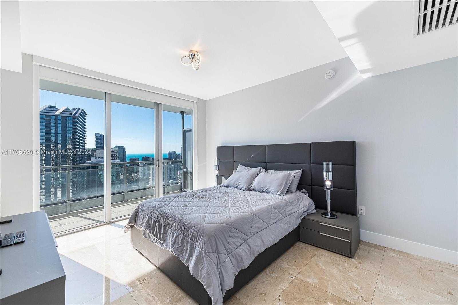 Small Image of 92 SOUTH WEST 3RD ST #3802, Miami Number 13