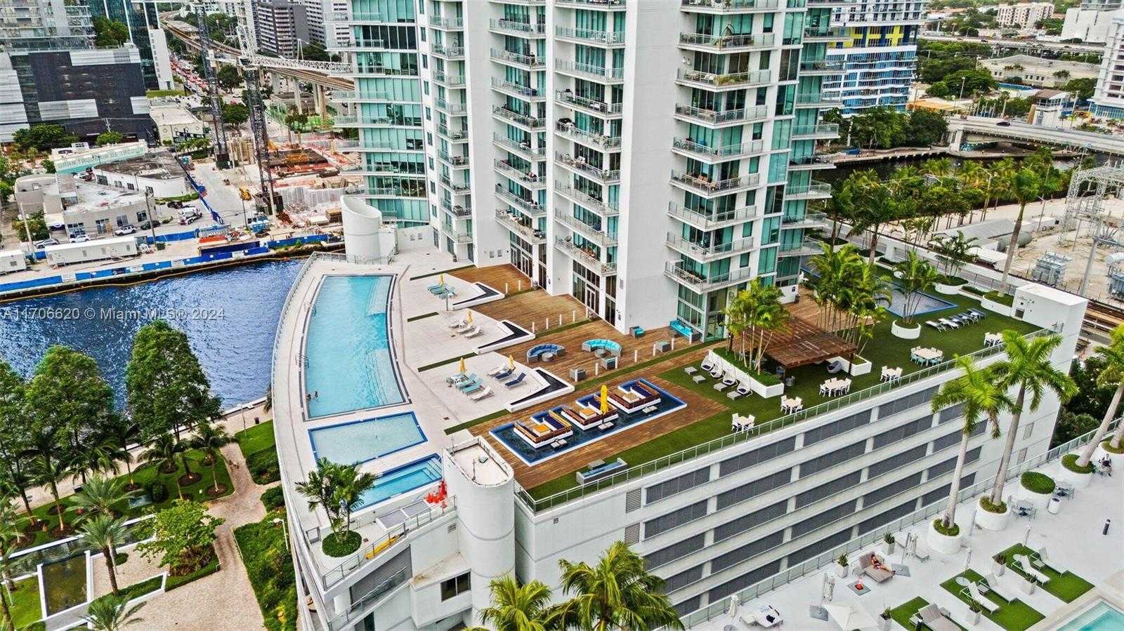 Small Image of 92 SOUTH WEST 3RD ST #3802, Miami Number 30