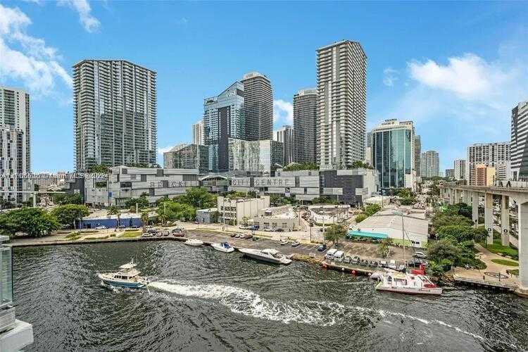 Small Image of 92 SOUTH WEST 3RD ST #3802, Miami Number 34