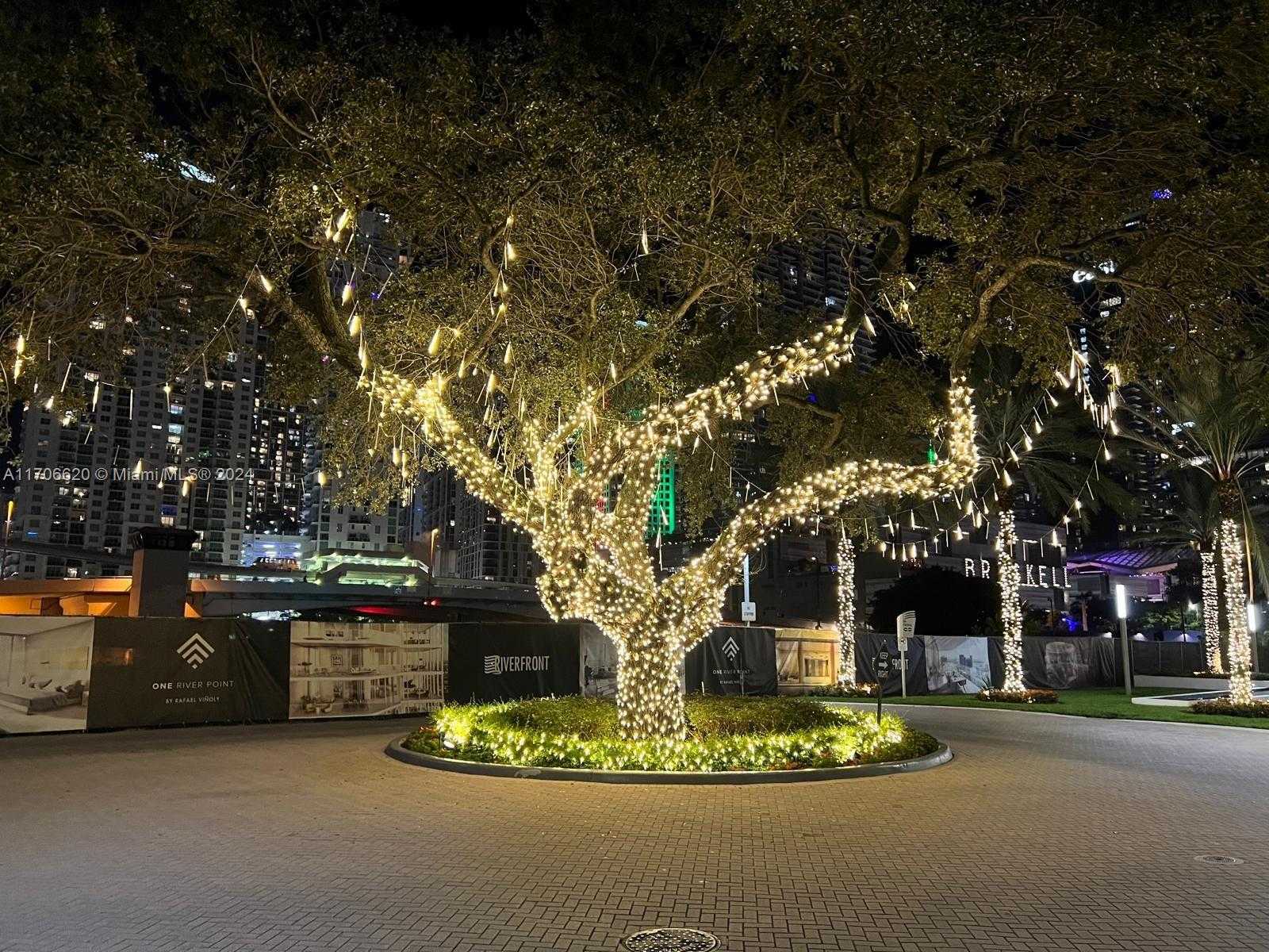 Small Image of 92 SOUTH WEST 3RD ST #3802, Miami Number 46