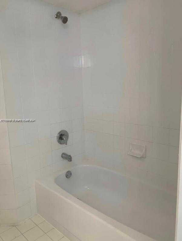 Small Image of 6061 COLLINS AVE #16C, Miami Beach Number 12