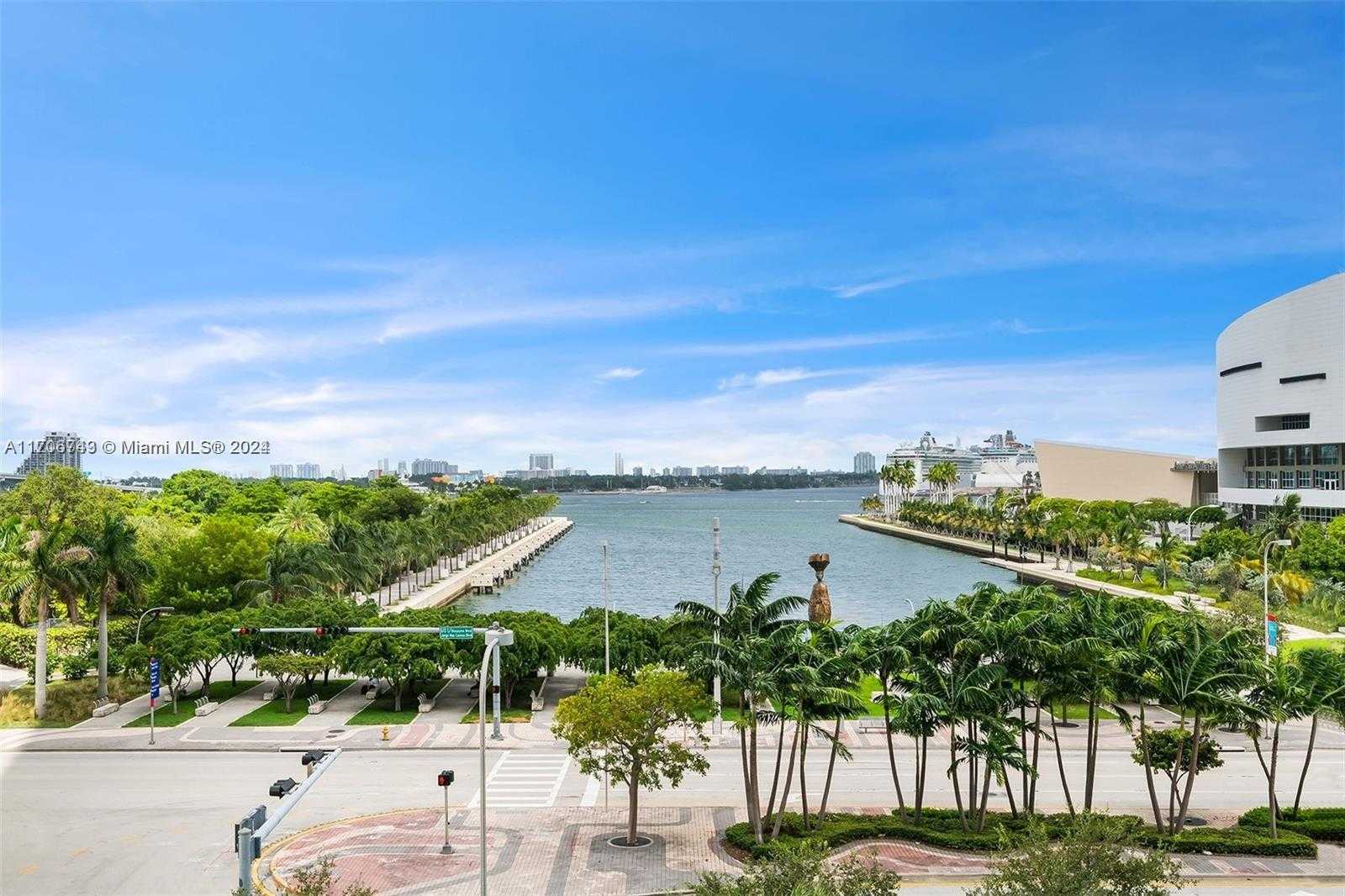 Small Image of 888 BISCAYNE BLVD #311, Miami Number 13