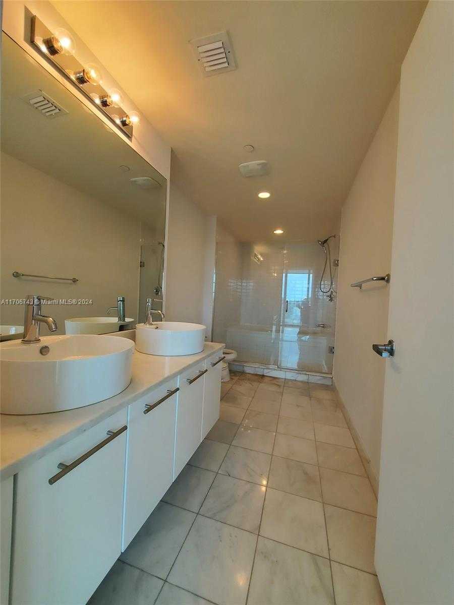 Small Image of 888 BISCAYNE BLVD #311, Miami Number 8