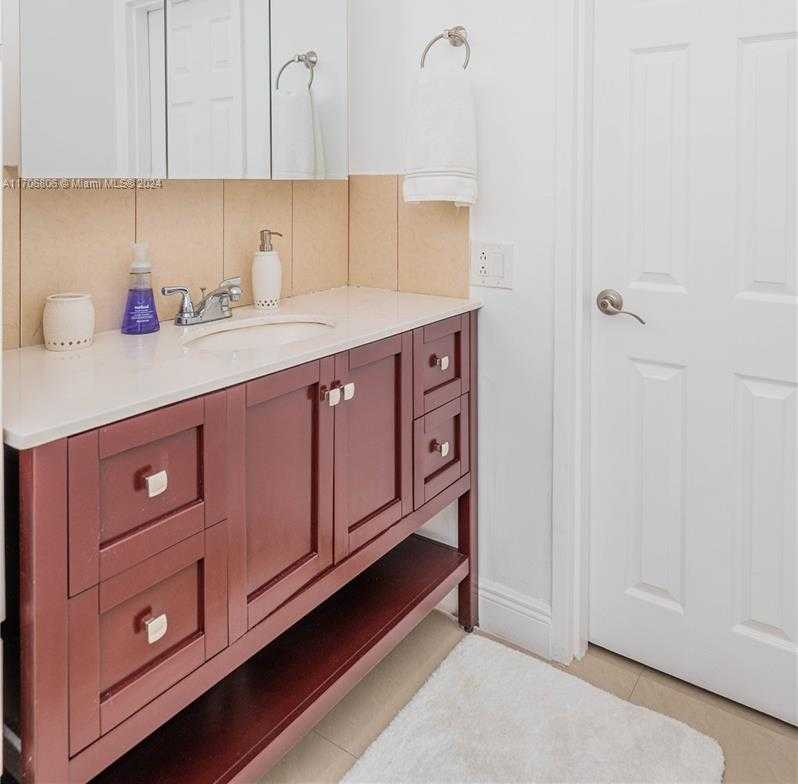 Small Image of 3505 SOUTH OCEAN DR #221, Hollywood Number 26
