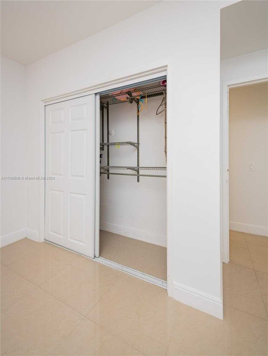 Small Image of 3505 SOUTH OCEAN DR #221, Hollywood Number 32