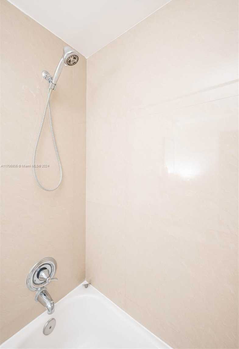 Small Image of 3505 SOUTH OCEAN DR #221, Hollywood Number 34