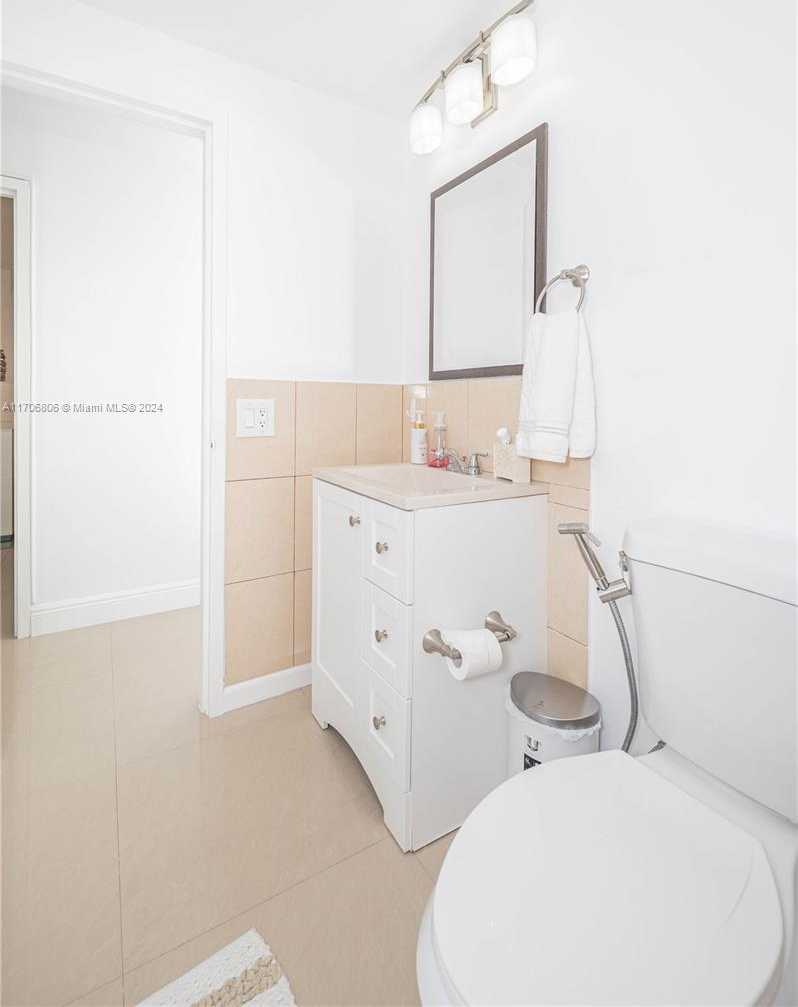 Small Image of 3505 SOUTH OCEAN DR #221, Hollywood Number 35