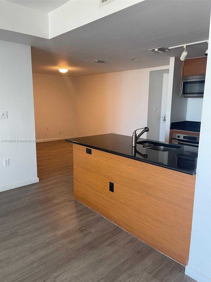 Small Image of 50 BISCAYNE BLVD #5207, Miami Number 10