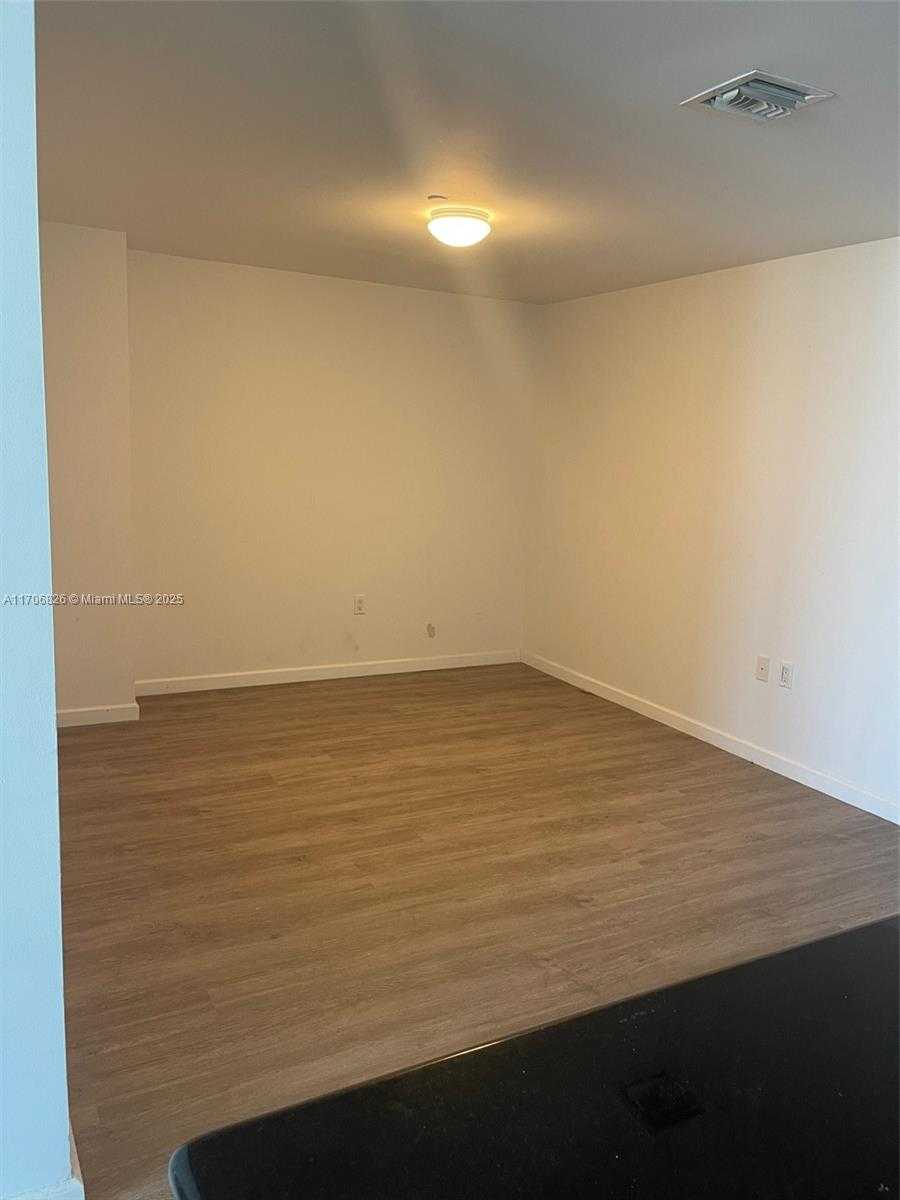 Small Image of 50 BISCAYNE BLVD #5207, Miami Number 12