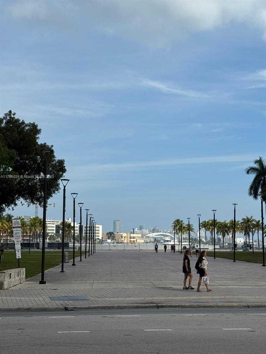 Small Image of 50 BISCAYNE BLVD #5207, Miami Number 19