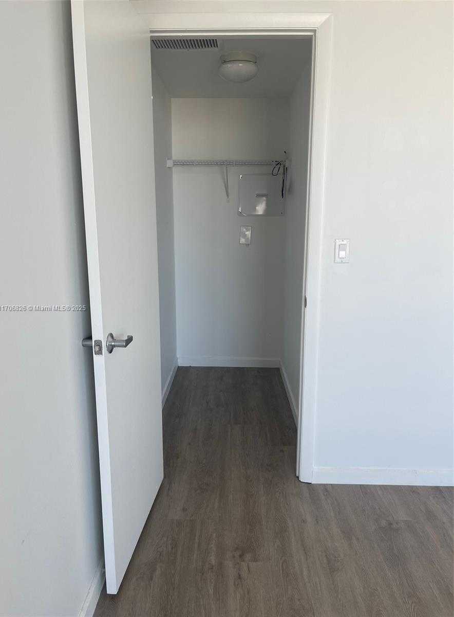 Small Image of 50 BISCAYNE BLVD #5207, Miami Number 7