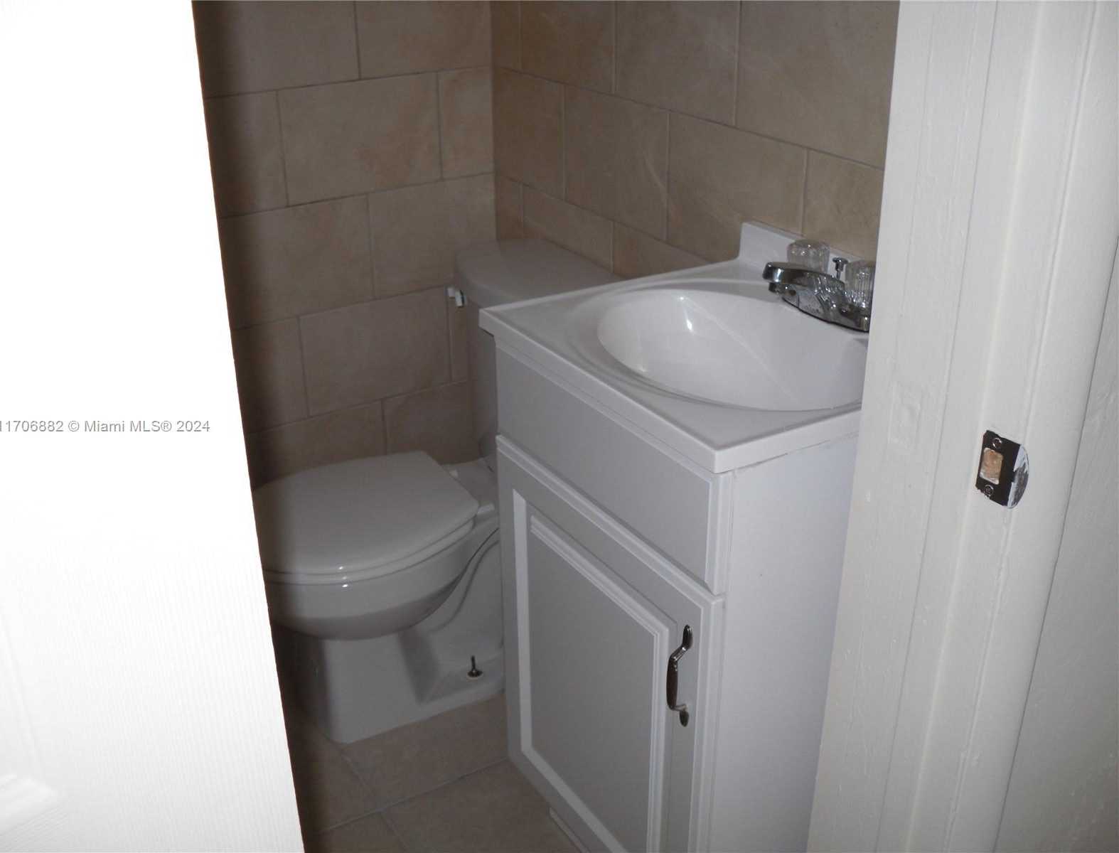 Small Image of 1675 NORTH EAST 150TH ST #03, Miami Number 7