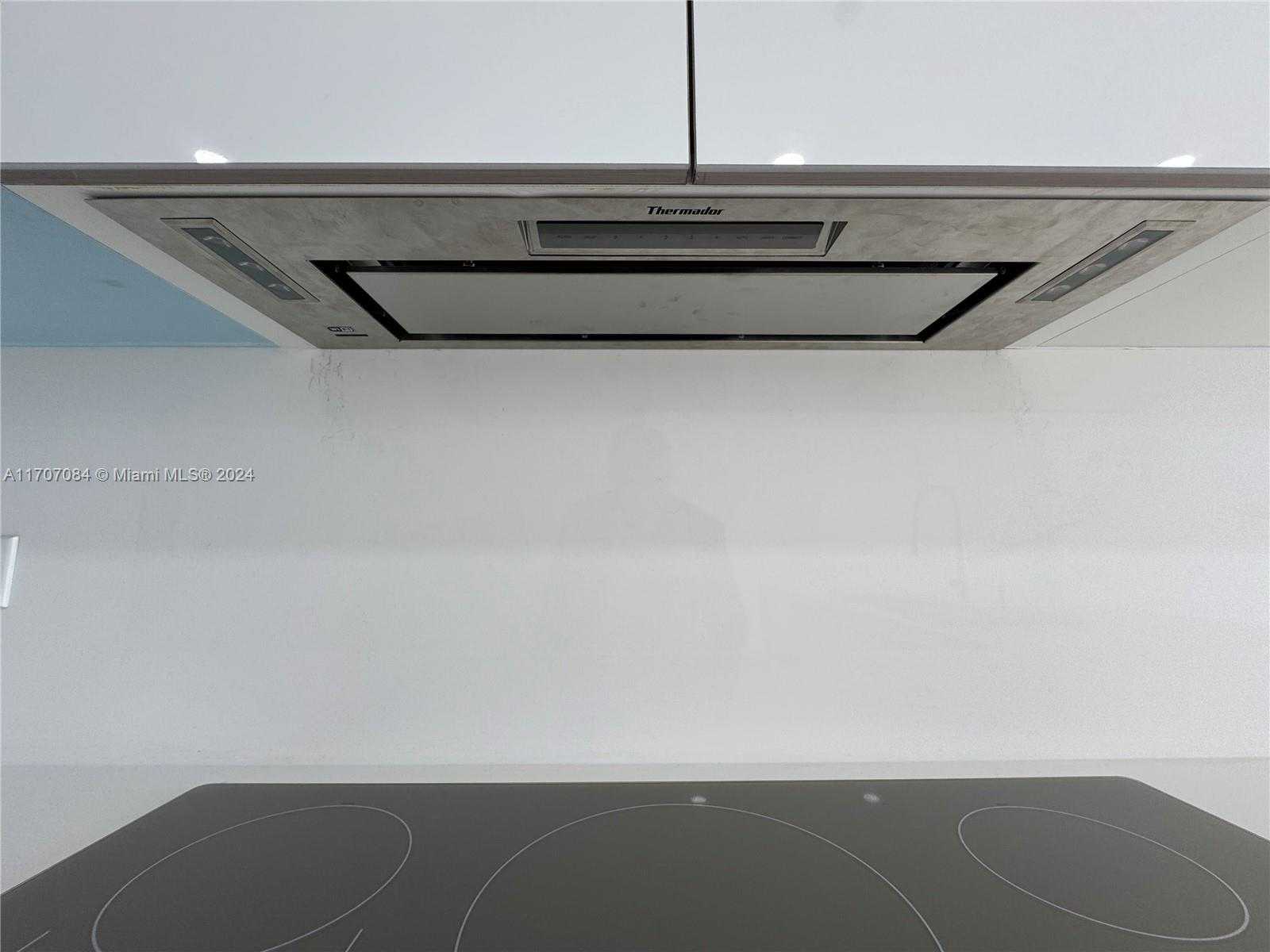 Small Image of 7601 EAST TREASURE DR #2305, North Bay Village Number 10