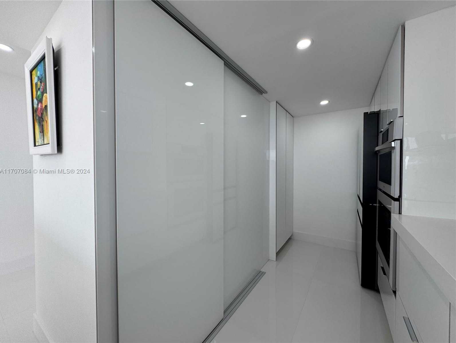 Small Image of 7601 EAST TREASURE DR #2305, North Bay Village Number 16