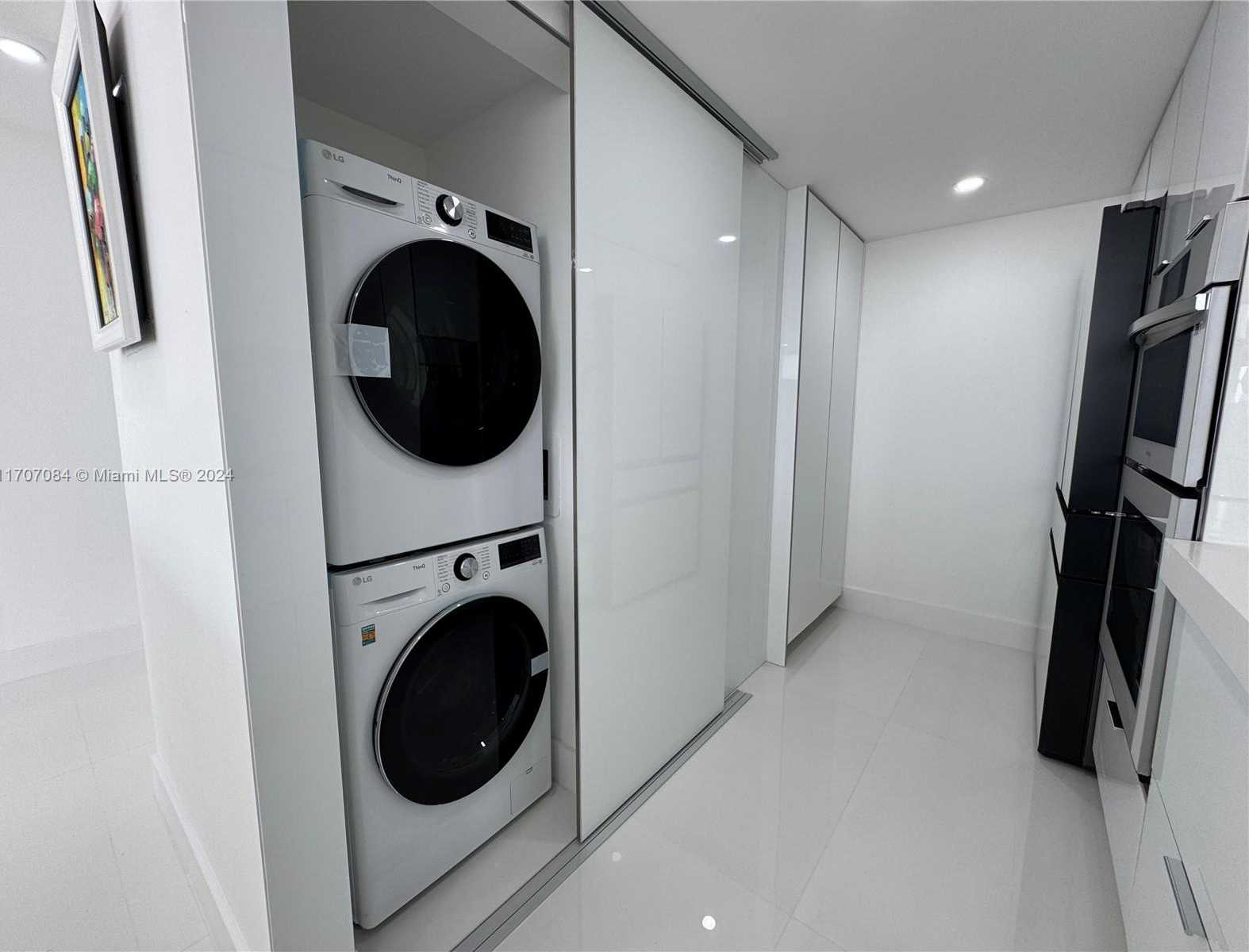 Small Image of 7601 EAST TREASURE DR #2305, North Bay Village Number 17