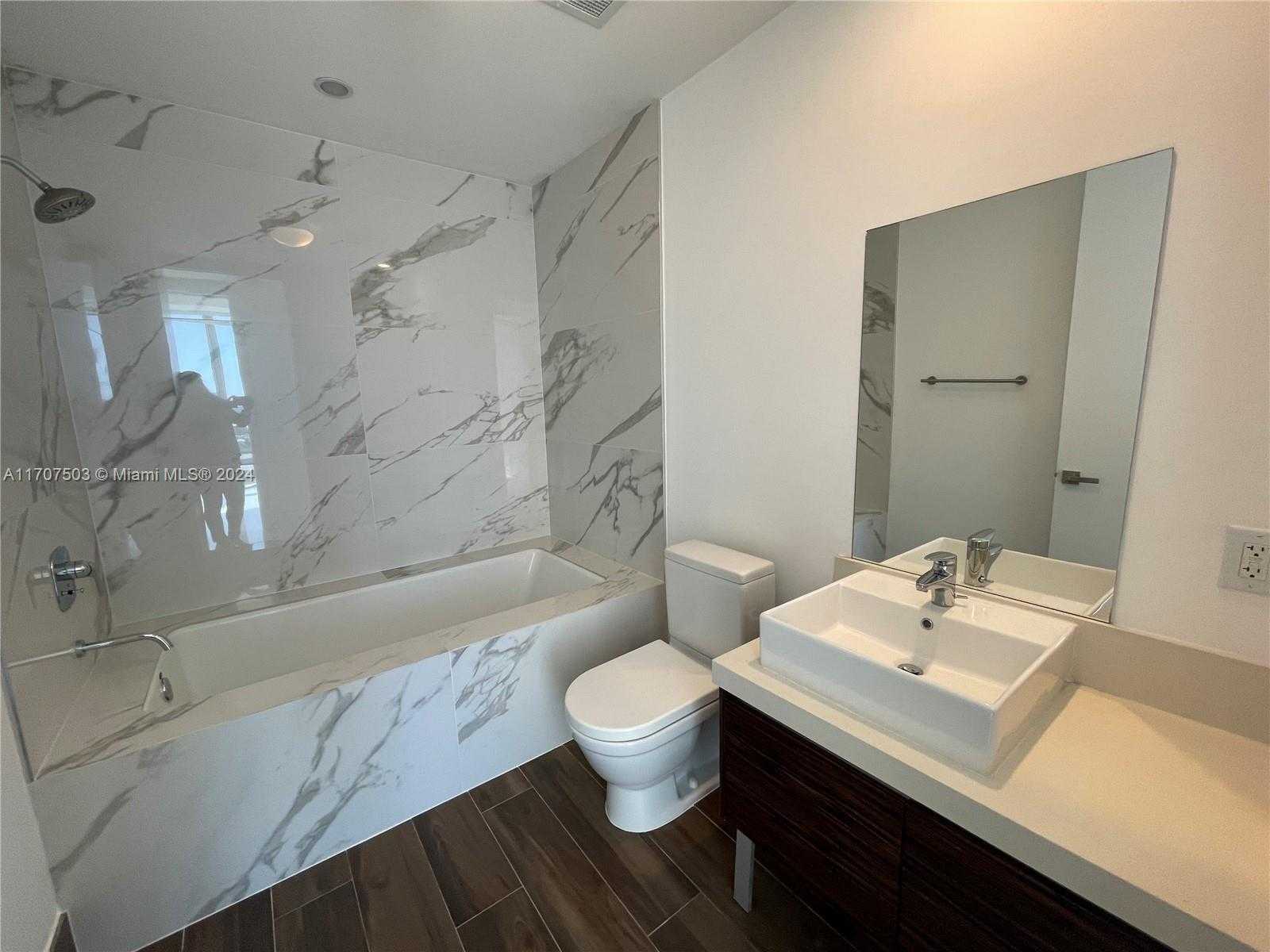 Small Image of 1100 BISCAYNE BLVD #1906, Miami Number 25