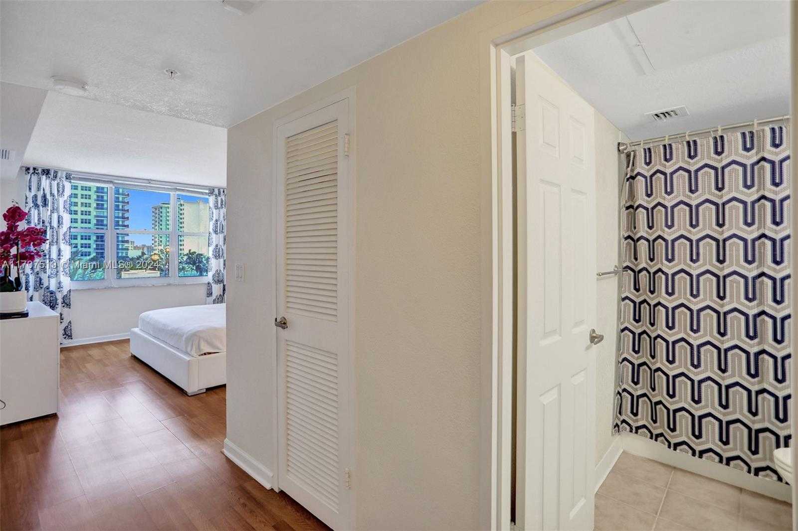 Small Image of 2501 SOUTH OCEAN DR #533 (available NOW), Hollywood Number 13