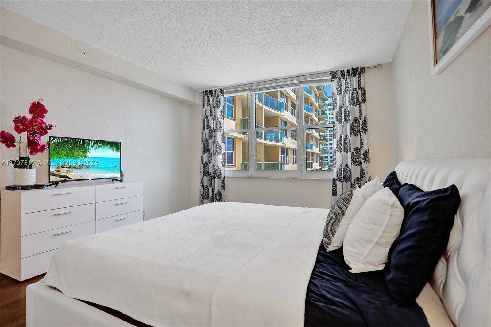 Small Image of 2501 SOUTH OCEAN DR #533 (available NOW), Hollywood Number 19