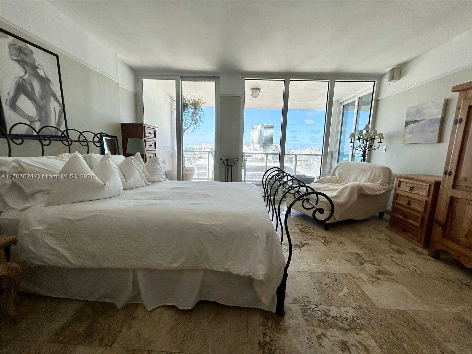 Small Image of 100 LINCOLN RD #PH8, Miami Beach Number 13