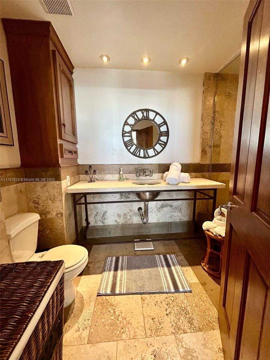 Small Image of 100 LINCOLN RD #PH8, Miami Beach Number 16