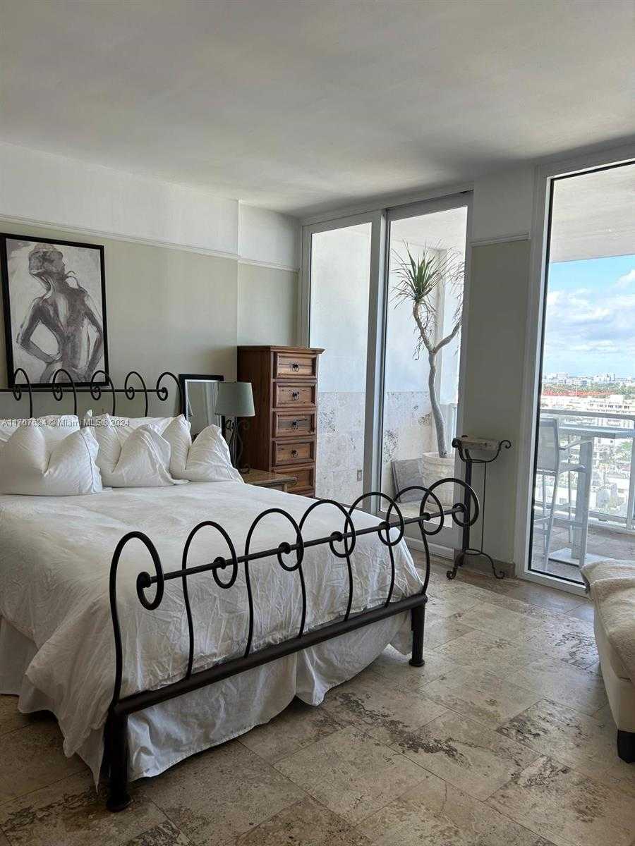 Small Image of 100 LINCOLN RD #PH8, Miami Beach Number 2