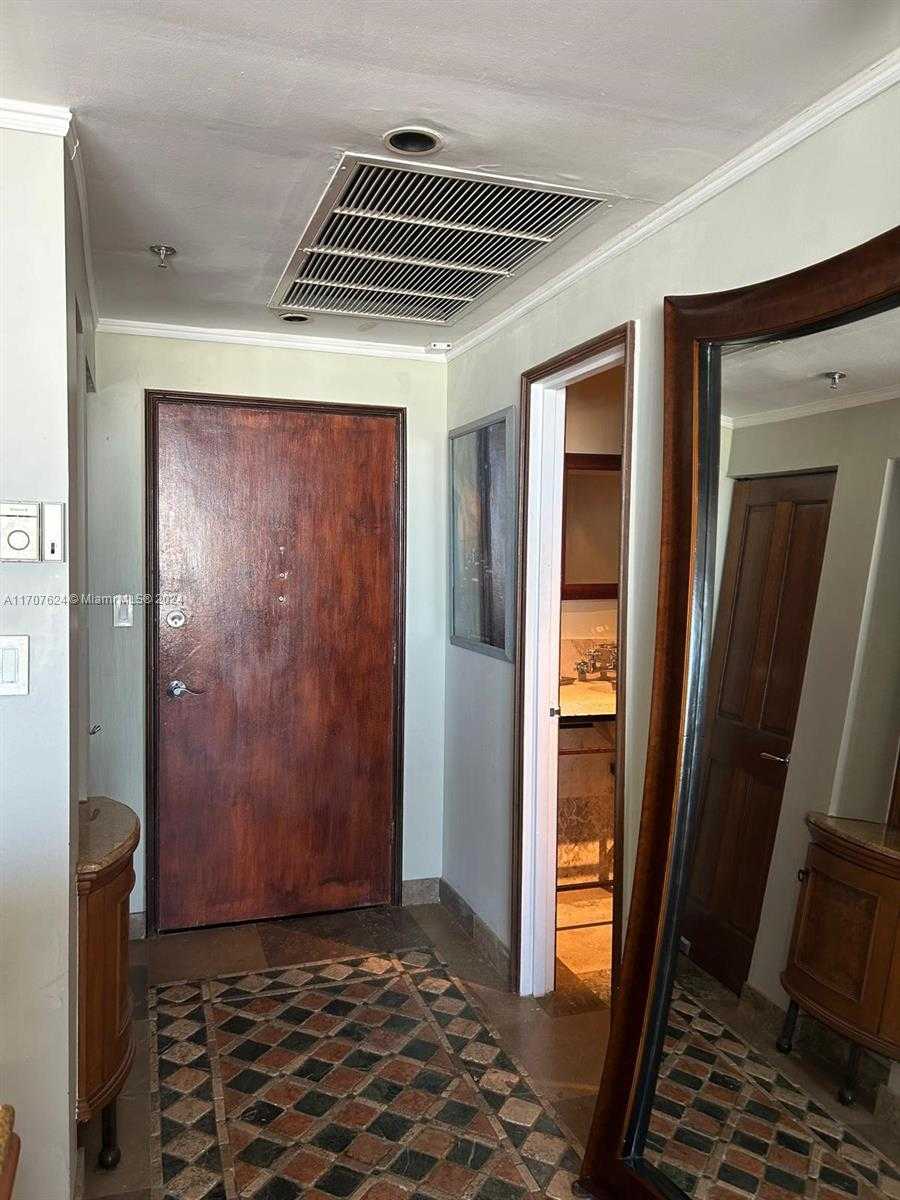 Small Image of 100 LINCOLN RD #PH8, Miami Beach Number 22
