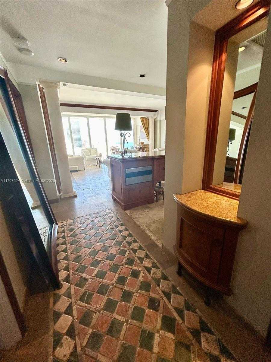 Small Image of 100 LINCOLN RD #PH8, Miami Beach Number 8