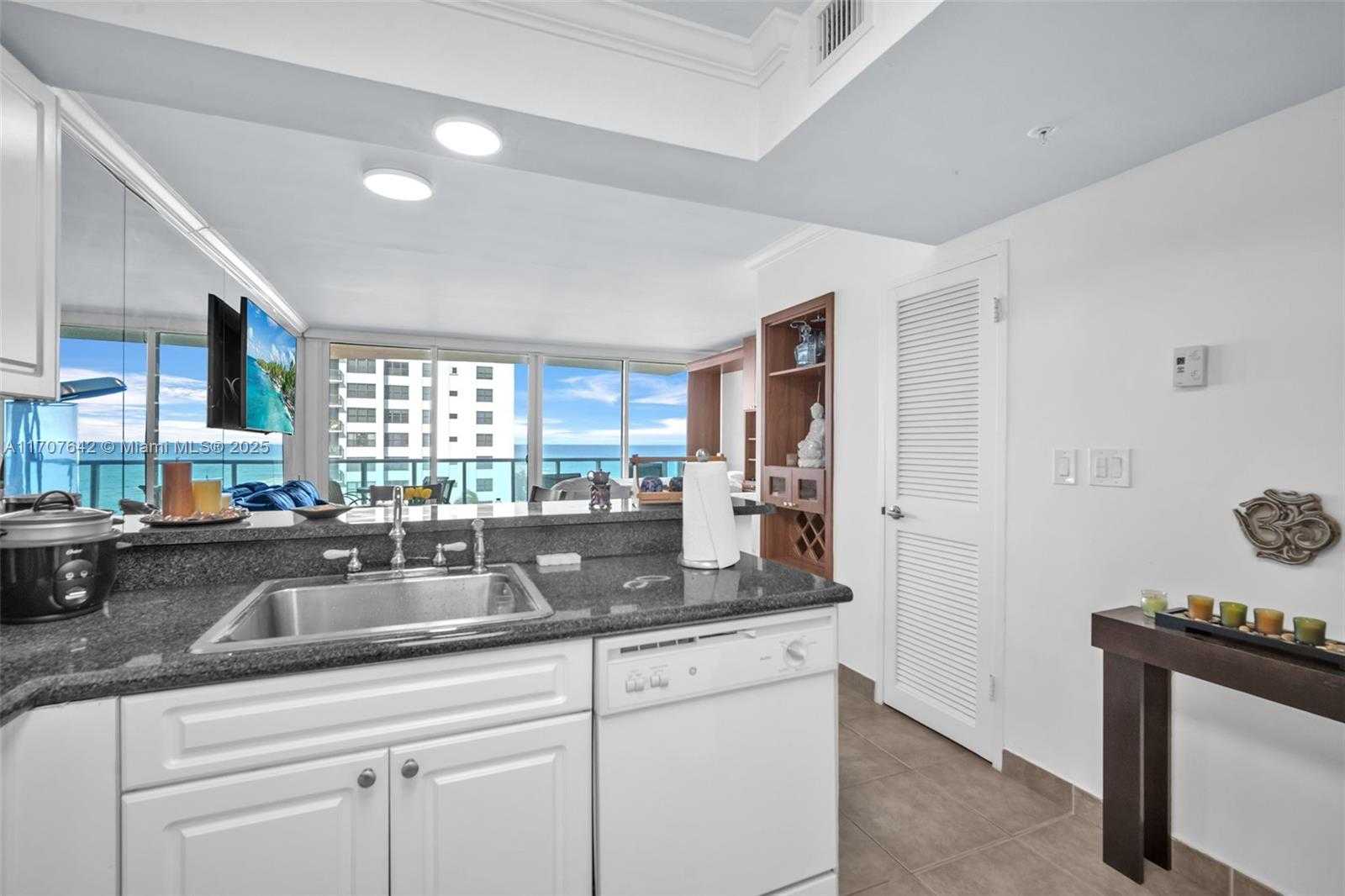 Small Image of 2501 SOUTH OCEAN DRIVE #809, Hollywood Number 12
