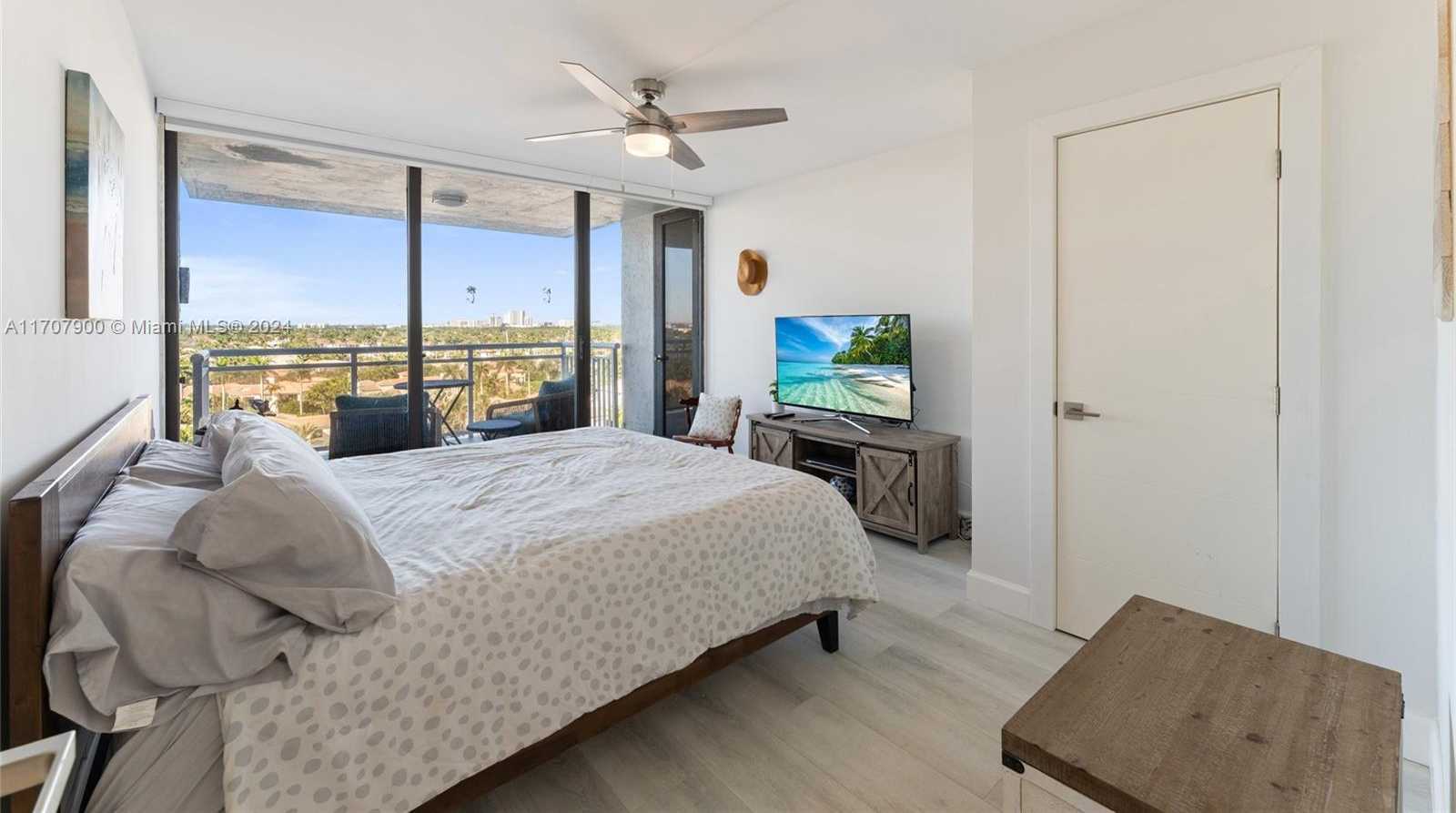 Small Image of 1600 SOUTH OCEAN DR #10E, Hollywood Number 11