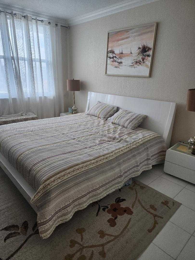 Small Image of 1980 SOUTH OCEAN DR #22L, Hallandale Beach Number 3