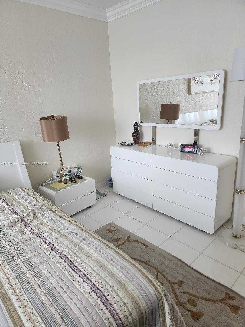Small Image of 1980 SOUTH OCEAN DR #22L, Hallandale Beach Number 4