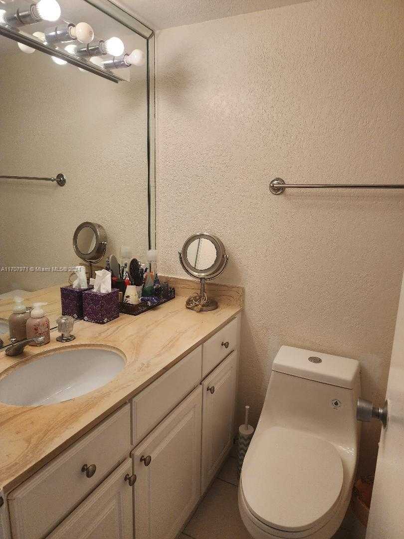Small Image of 1980 SOUTH OCEAN DR #22L, Hallandale Beach Number 7