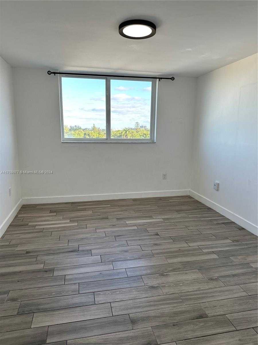 Small Image of 1251 NORTH EAST 108TH ST #810, Miami Number 5