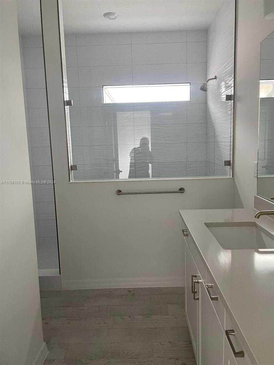 Imagen de Pequeño Objeto