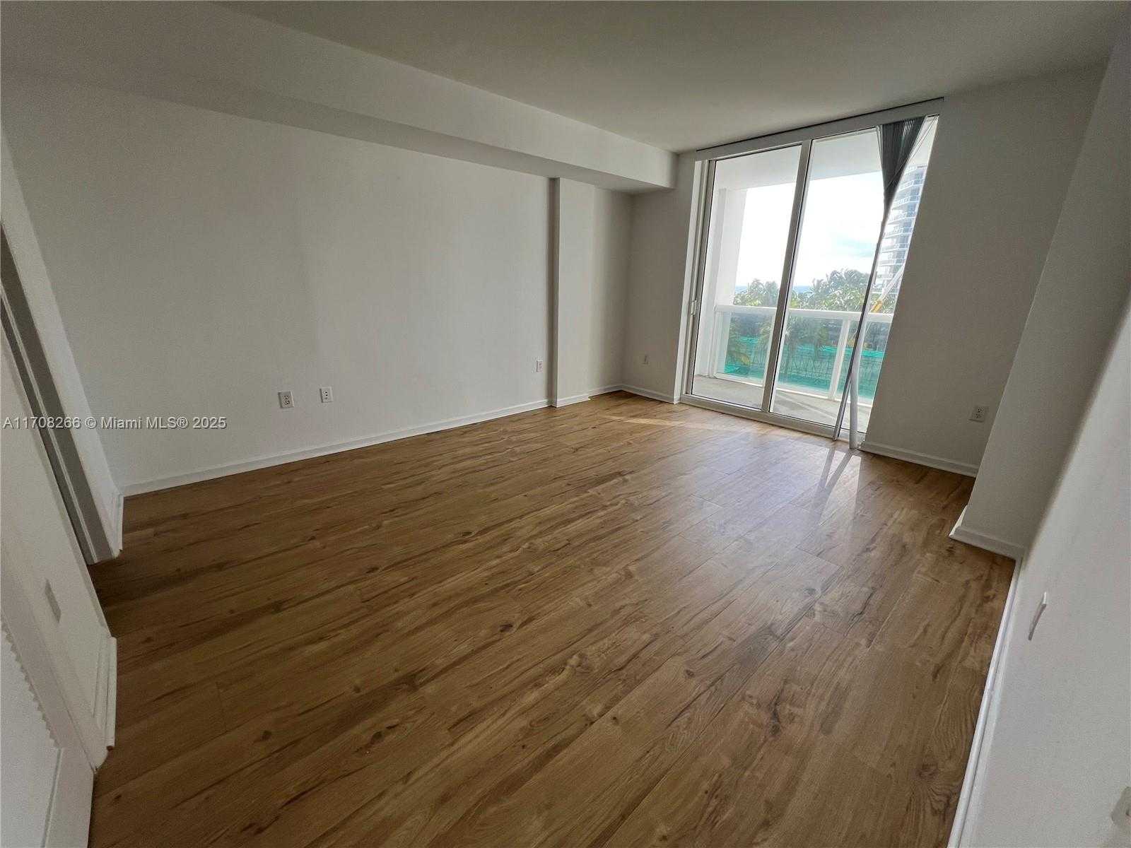 Small Image of 10275 COLLINS AVE #415, Bal Harbour Number 12