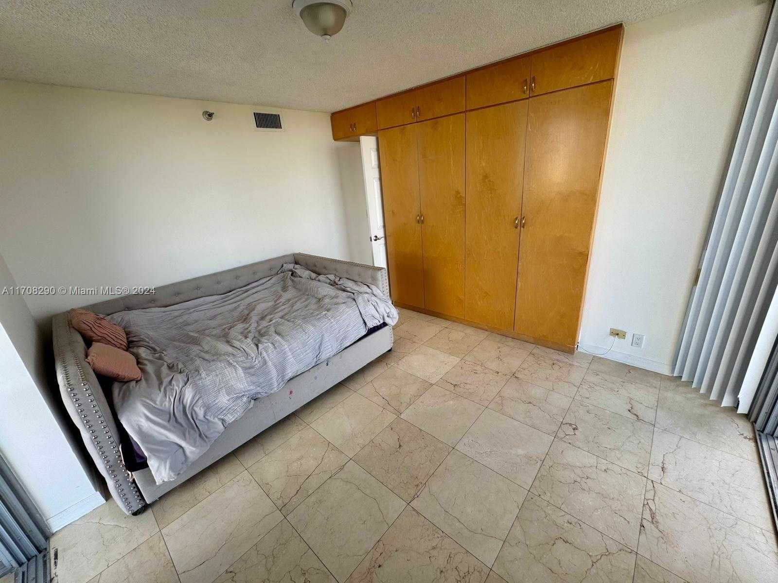 Small Image of 3530 MYSTIC POINTE DR #1809, Aventura Number 19
