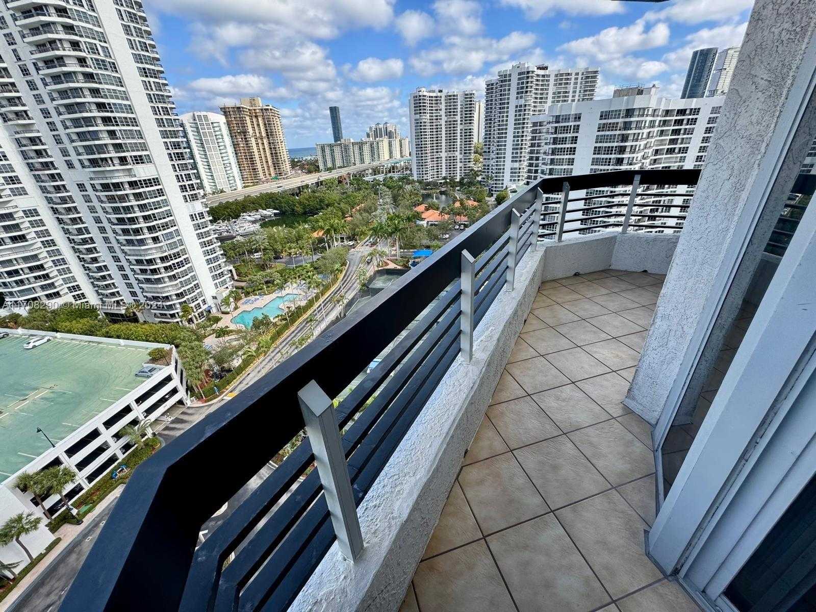 Small Image of 3530 MYSTIC POINTE DR #1809, Aventura Number 2