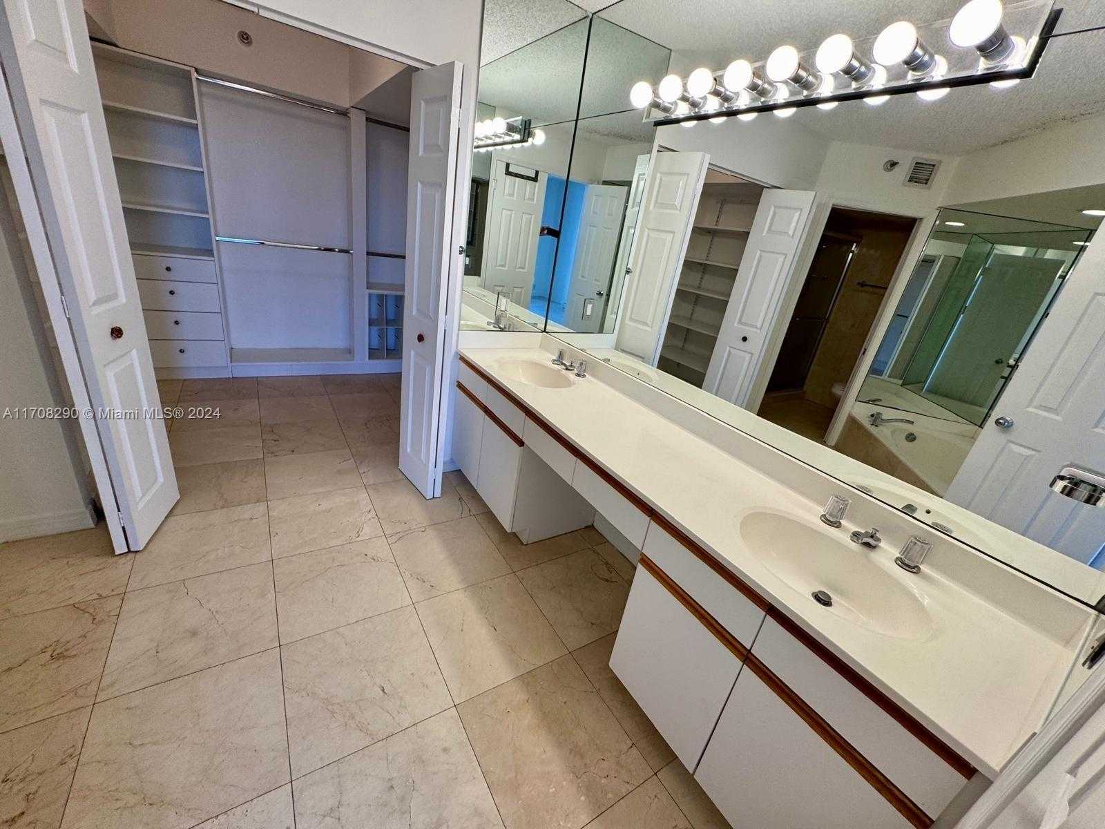 Small Image of 3530 MYSTIC POINTE DR #1809, Aventura Number 22