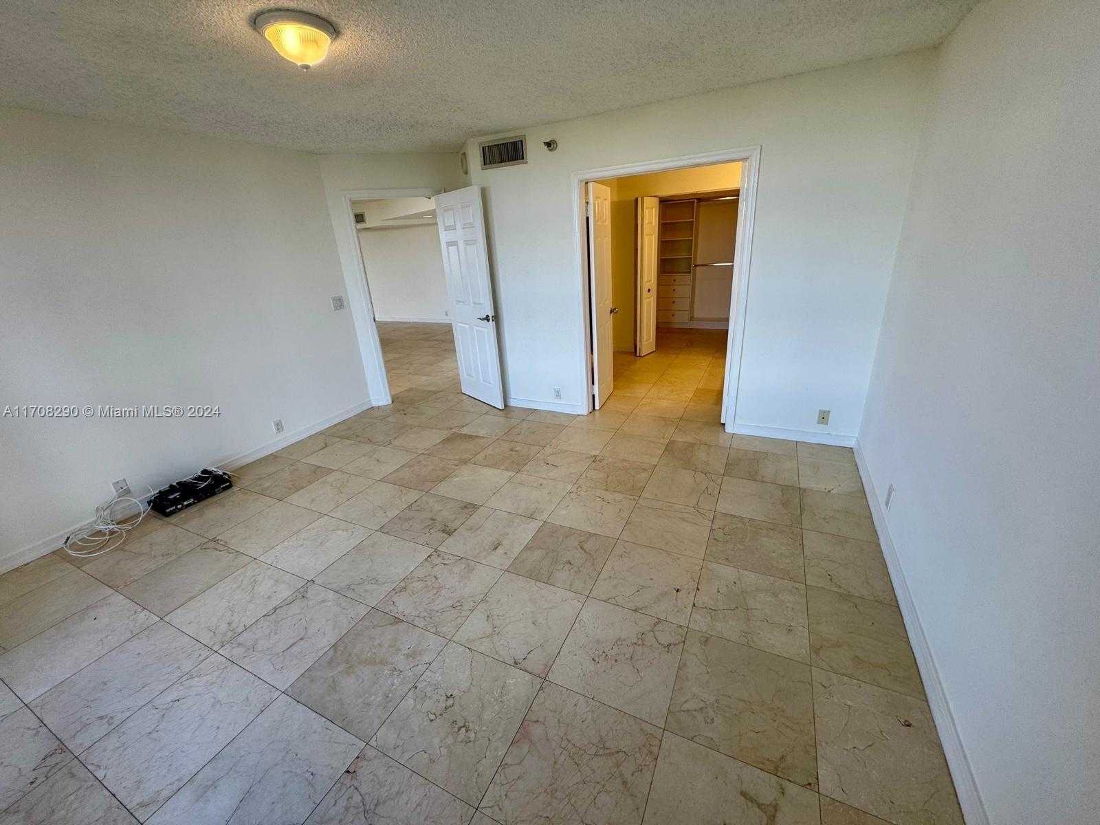 Small Image of 3530 MYSTIC POINTE DR #1809, Aventura Number 24