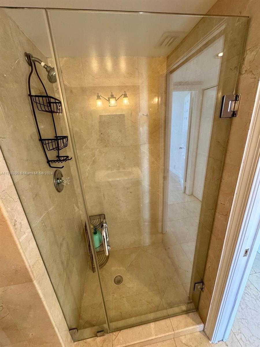 Small Image of 3530 MYSTIC POINTE DR #1809, Aventura Number 26