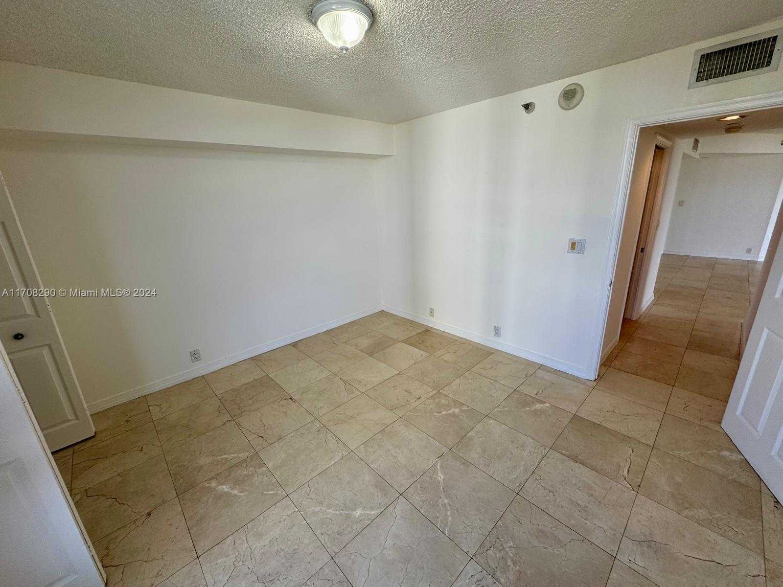 Small Image of 3530 MYSTIC POINTE DR #1809, Aventura Number 29