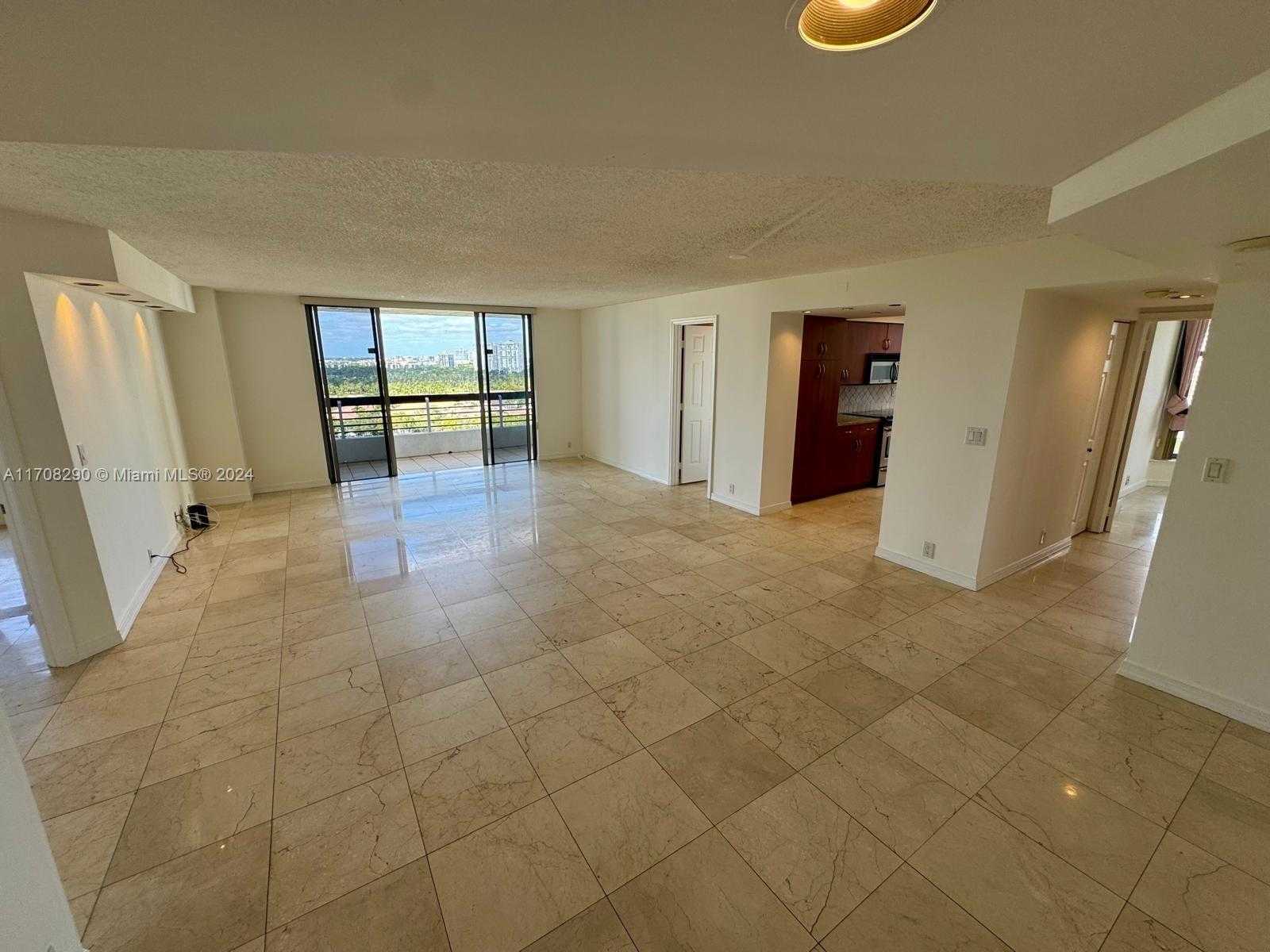Small Image of 3530 MYSTIC POINTE DR #1809, Aventura Number 5