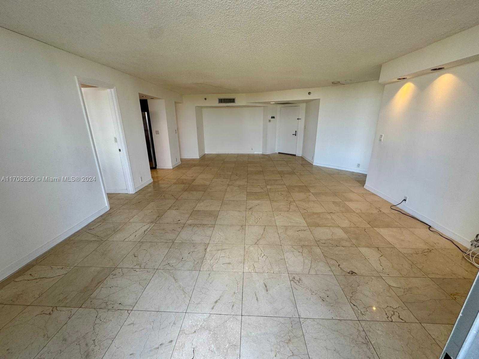 Small Image of 3530 MYSTIC POINTE DR #1809, Aventura Number 6