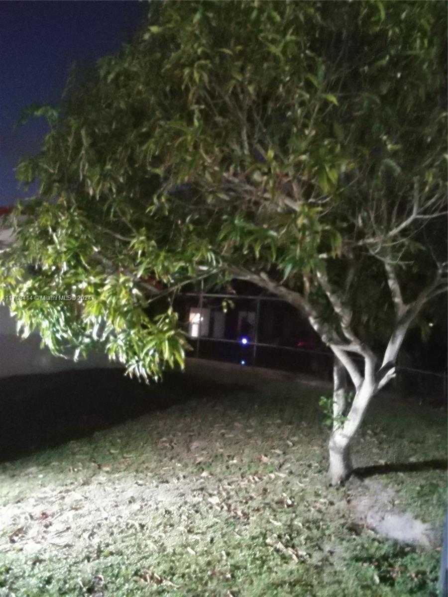 Small Image of 1377 NORTH WEST 87TH TER, Coral Springs Number 17