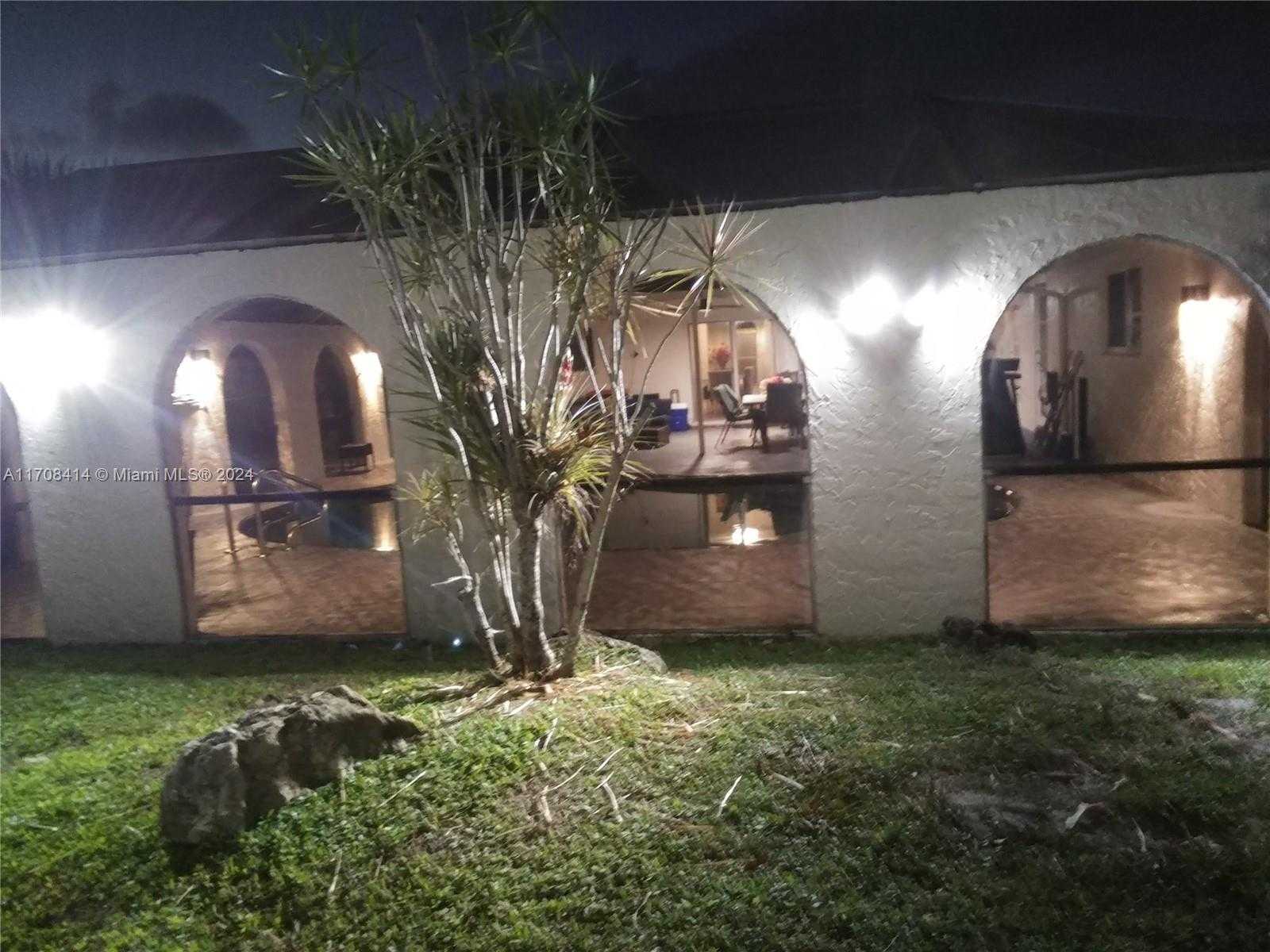 Small Image of 1377 NORTH WEST 87TH TER, Coral Springs Number 18